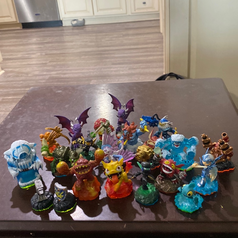 21 skylanders